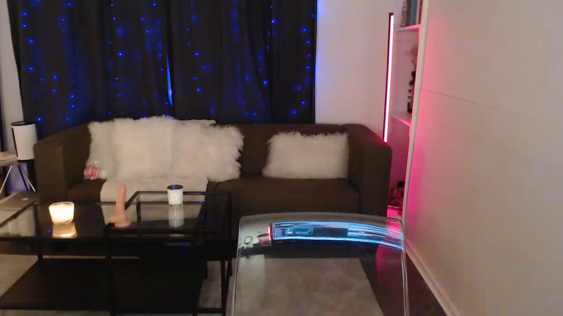 Gallery image thumbnail from angelpuppygrl's myfreecams stream on, 12/04/2022, 07:08 image 16 of 20