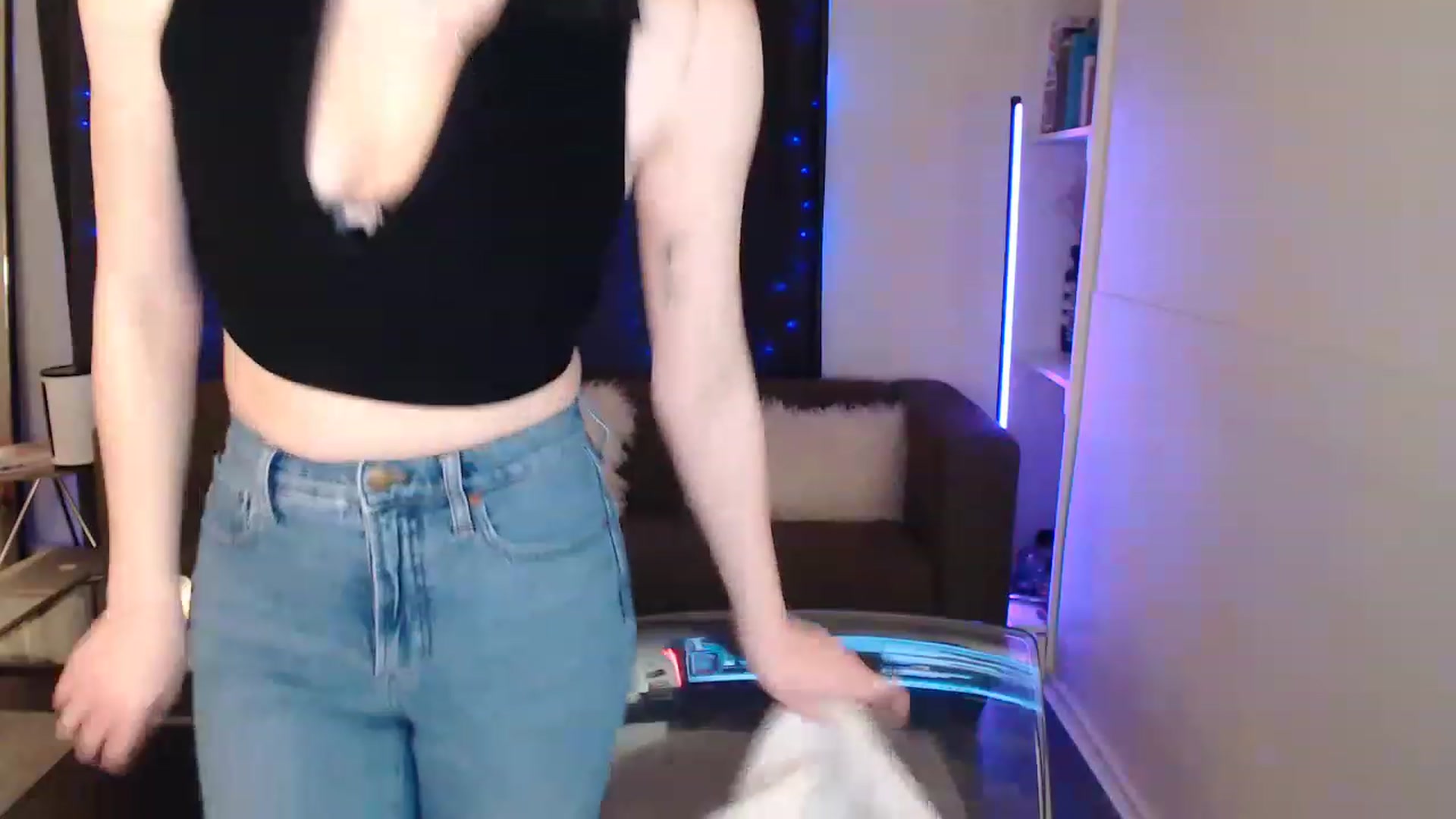 Gallery image thumbnail from angelpuppygrl's myfreecams stream on, 12/04/2022, 07:08 image 9 of 20