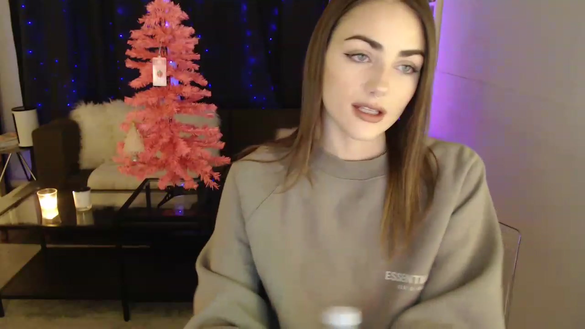 Gallery image thumbnail from angelpuppygrl's myfreecams stream on, 12/12/2022, 08:57 image 7 of 20