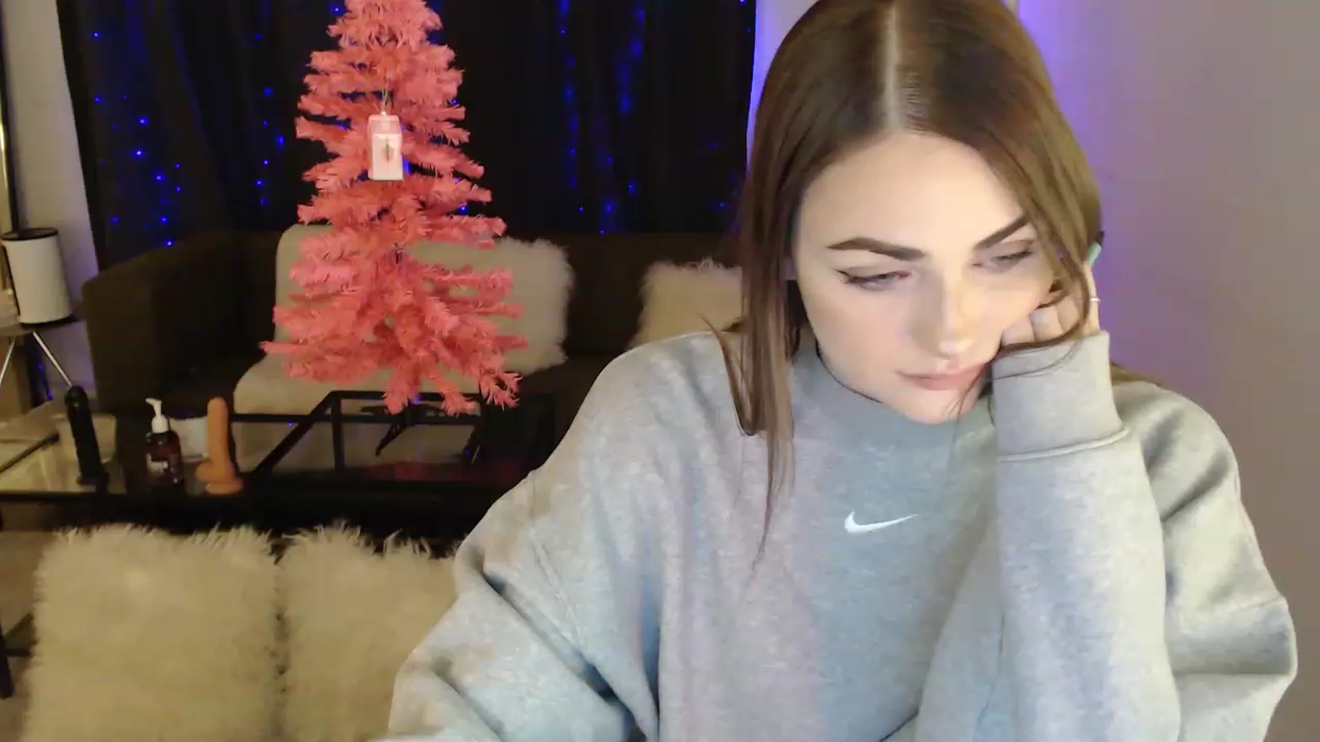 Gallery image thumbnail from angelpuppygrl's myfreecams stream on, 12/15/2022, 11:06 image 20 of 20