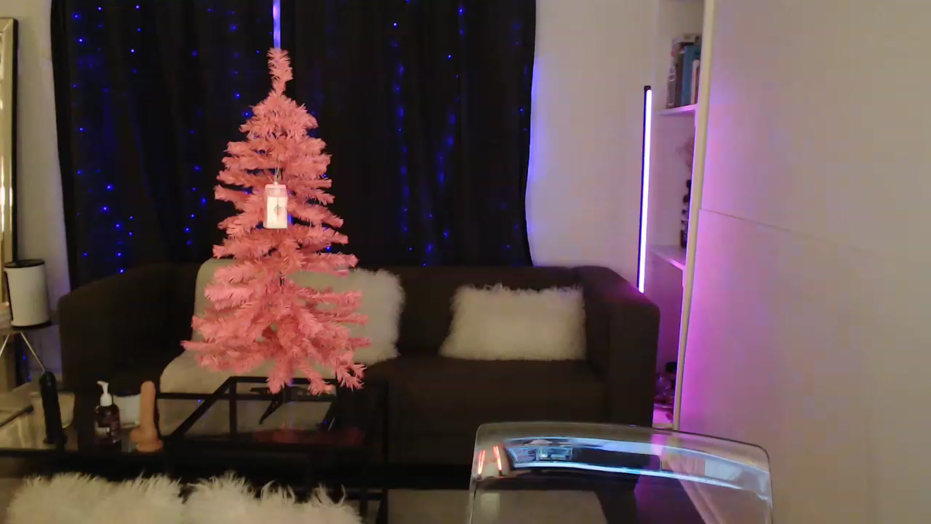 Gallery image thumbnail from angelpuppygrl's myfreecams stream on, 12/15/2022, 11:06 image 14 of 20