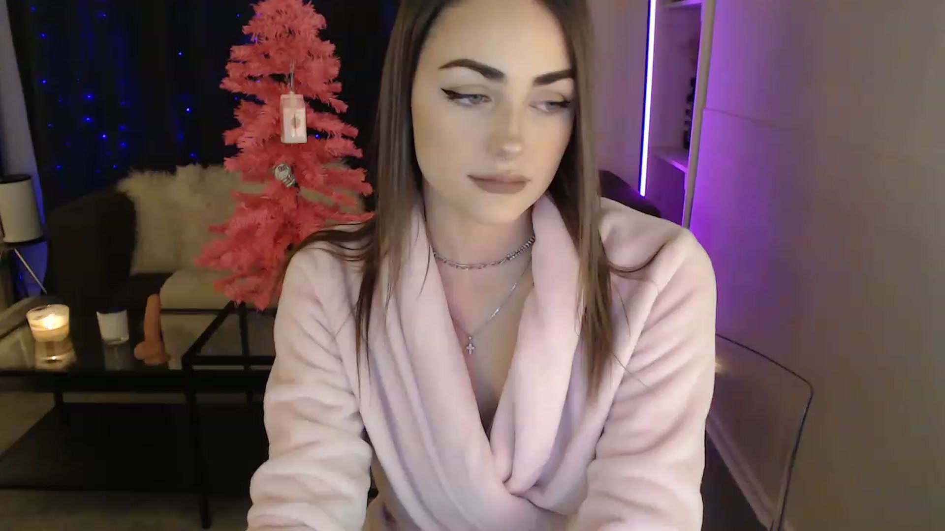 Gallery image thumbnail from angelpuppygrl's myfreecams stream on, 12/18/2022, 03:54 image 17 of 20