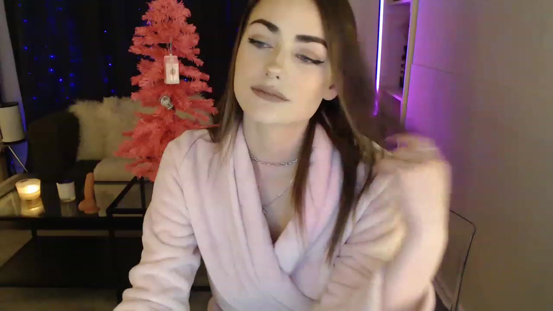 Gallery image thumbnail from angelpuppygrl's myfreecams stream on, 12/18/2022, 03:54 image 6 of 20