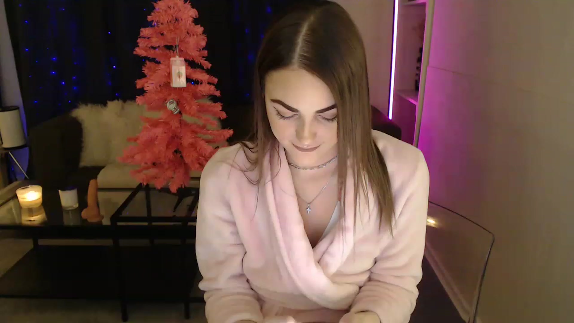 Gallery image thumbnail from angelpuppygrl's myfreecams stream on, 12/18/2022, 03:54 image 11 of 20