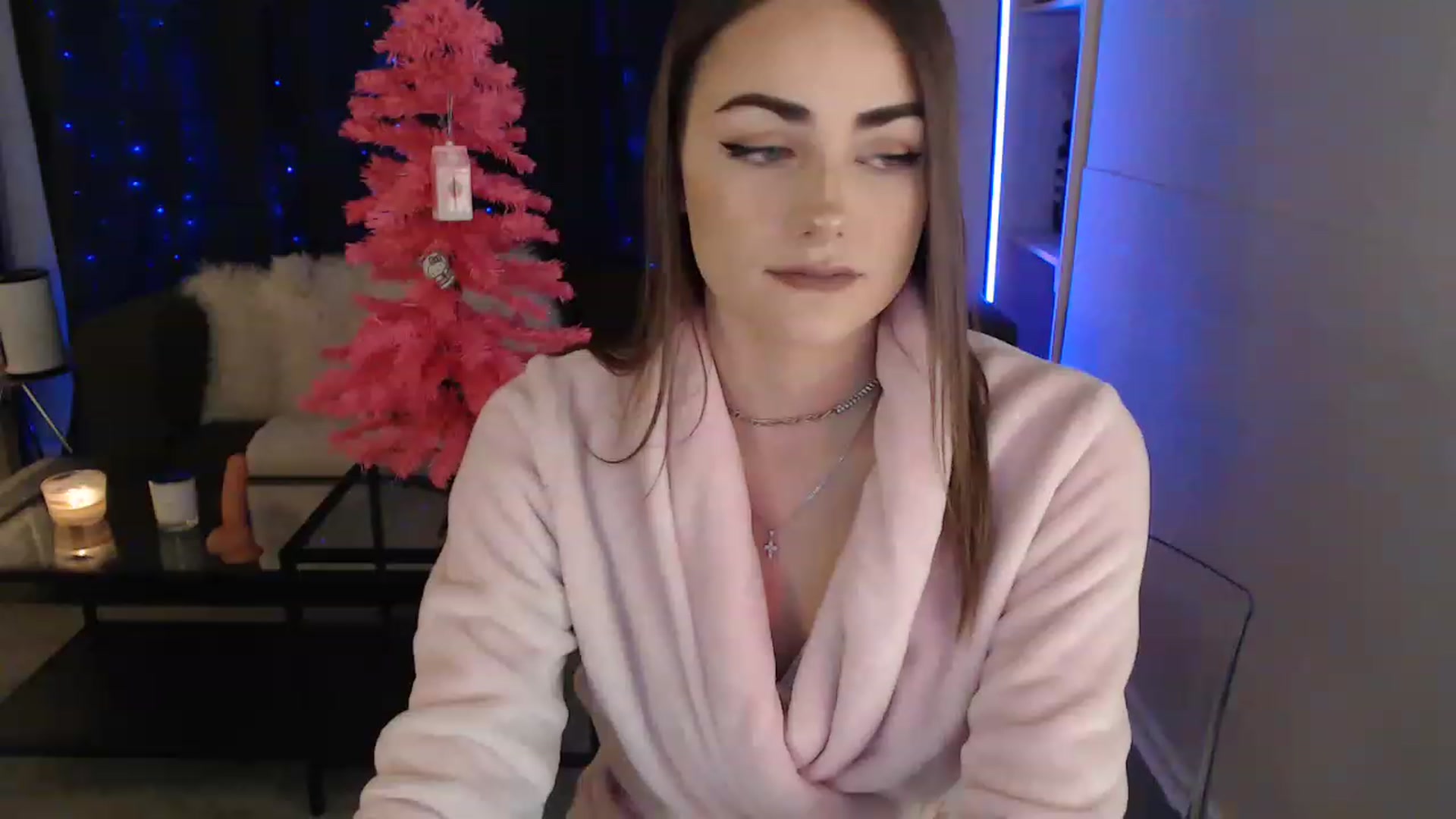 Gallery image thumbnail from angelpuppygrl's myfreecams stream on, 12/18/2022, 03:54 image 14 of 20