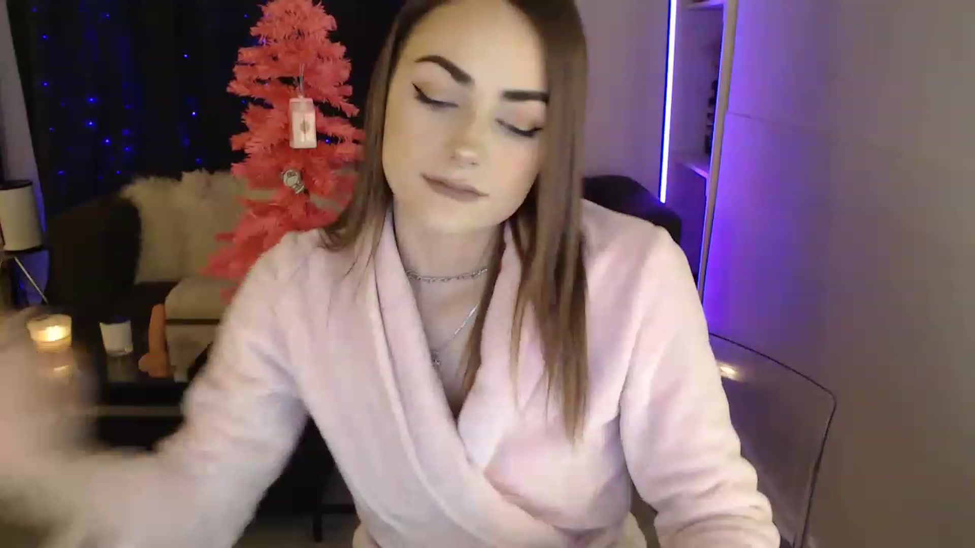 Gallery image thumbnail from angelpuppygrl's myfreecams stream on, 12/18/2022, 03:54 image 7 of 20