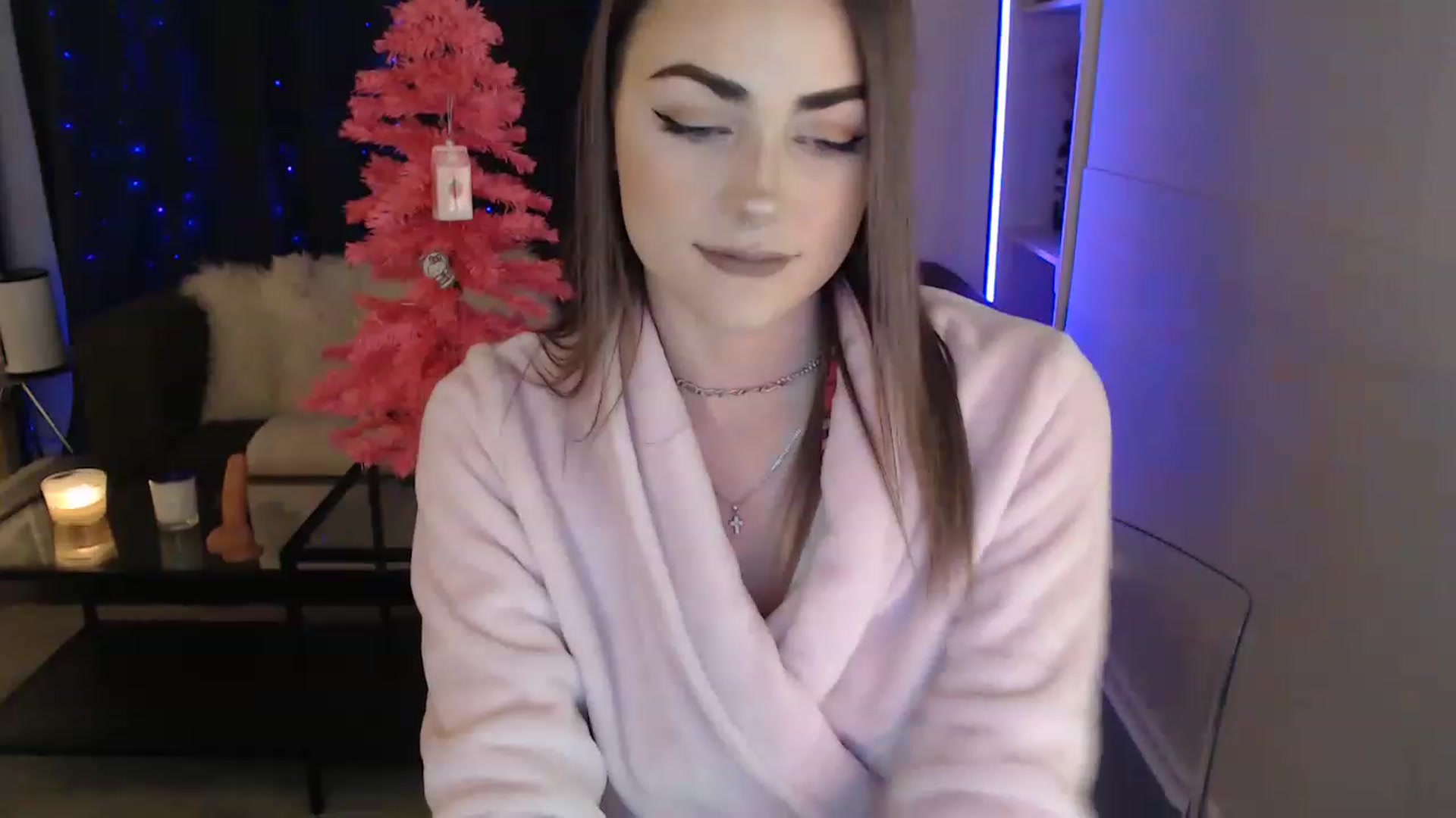 Gallery image thumbnail from angelpuppygrl's myfreecams stream on, 12/18/2022, 03:54 image 9 of 20