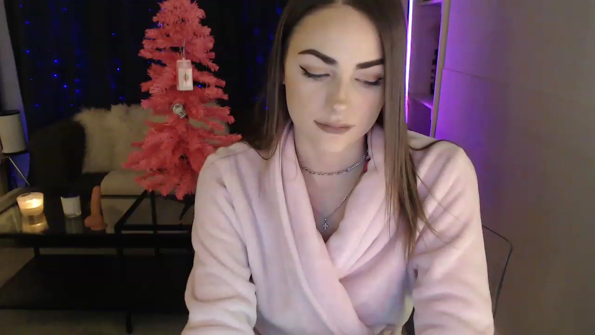 Gallery image thumbnail from angelpuppygrl's myfreecams stream on, 12/18/2022, 03:54 image 3 of 20