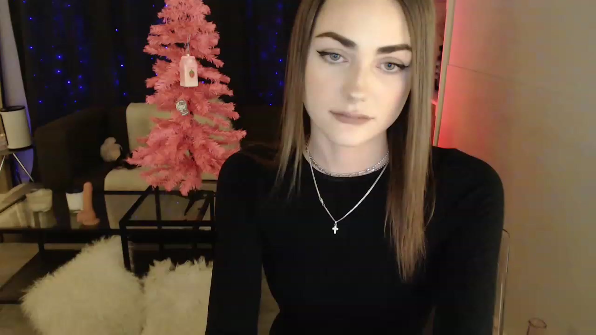 Gallery image thumbnail from angelpuppygrl's myfreecams stream on, 12/18/2022, 05:28 image 15 of 20