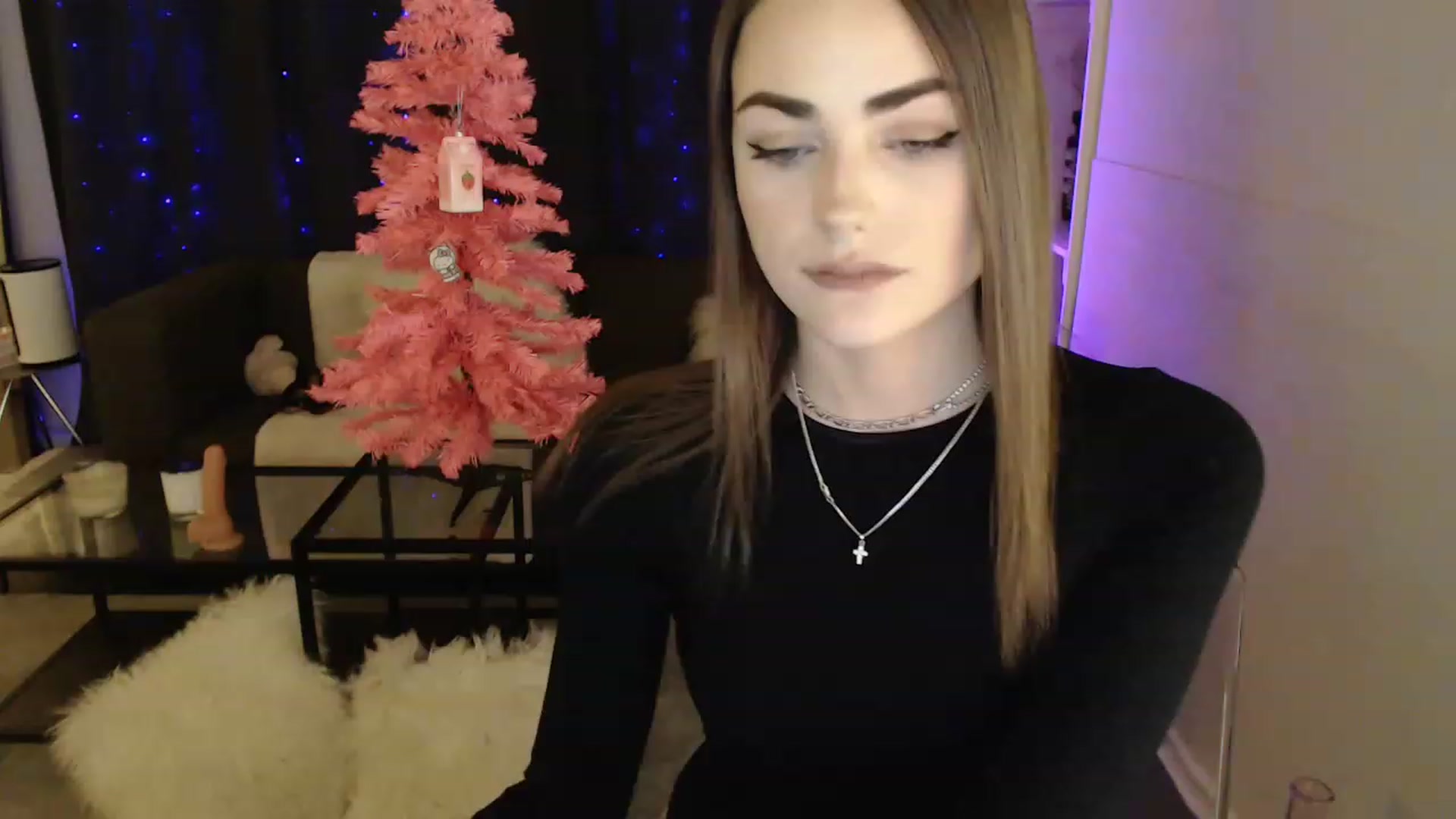 Gallery image thumbnail from angelpuppygrl's myfreecams stream on, 12/18/2022, 05:28 image 16 of 20