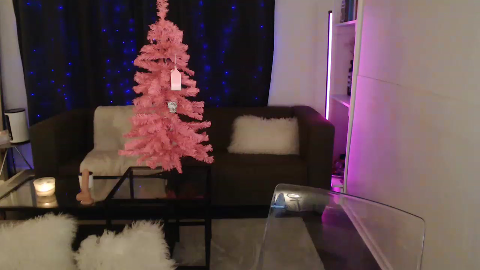 Gallery image thumbnail from angelpuppygrl's myfreecams stream on, 12/23/2022, 08:50 image 9 of 20