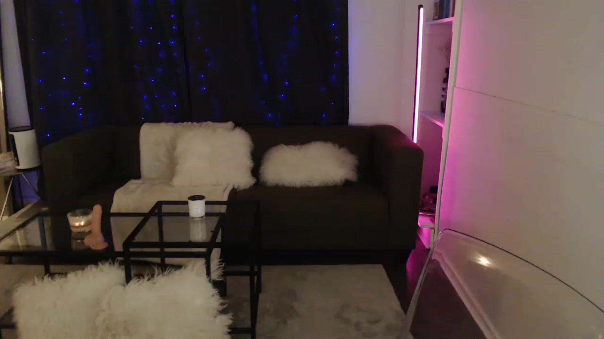 Gallery image thumbnail from angelpuppygrl's myfreecams stream on, 12/28/2022, 24:01 image 10 of 20