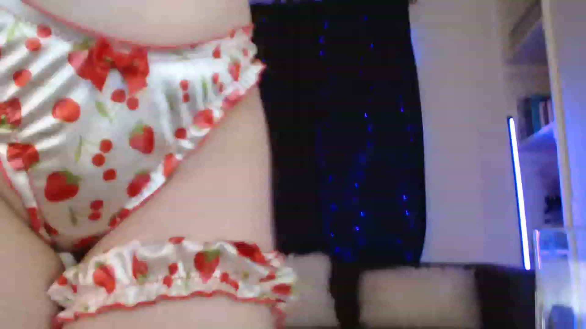 Gallery image thumbnail from angelpuppygrl's myfreecams stream on, 01/06/2023, 06:35 image 2 of 20