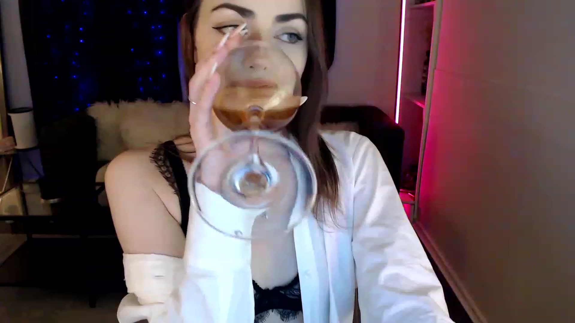 Gallery image thumbnail from angelpuppygrl's myfreecams stream on, 01/30/2023, 05:27 image 10 of 20