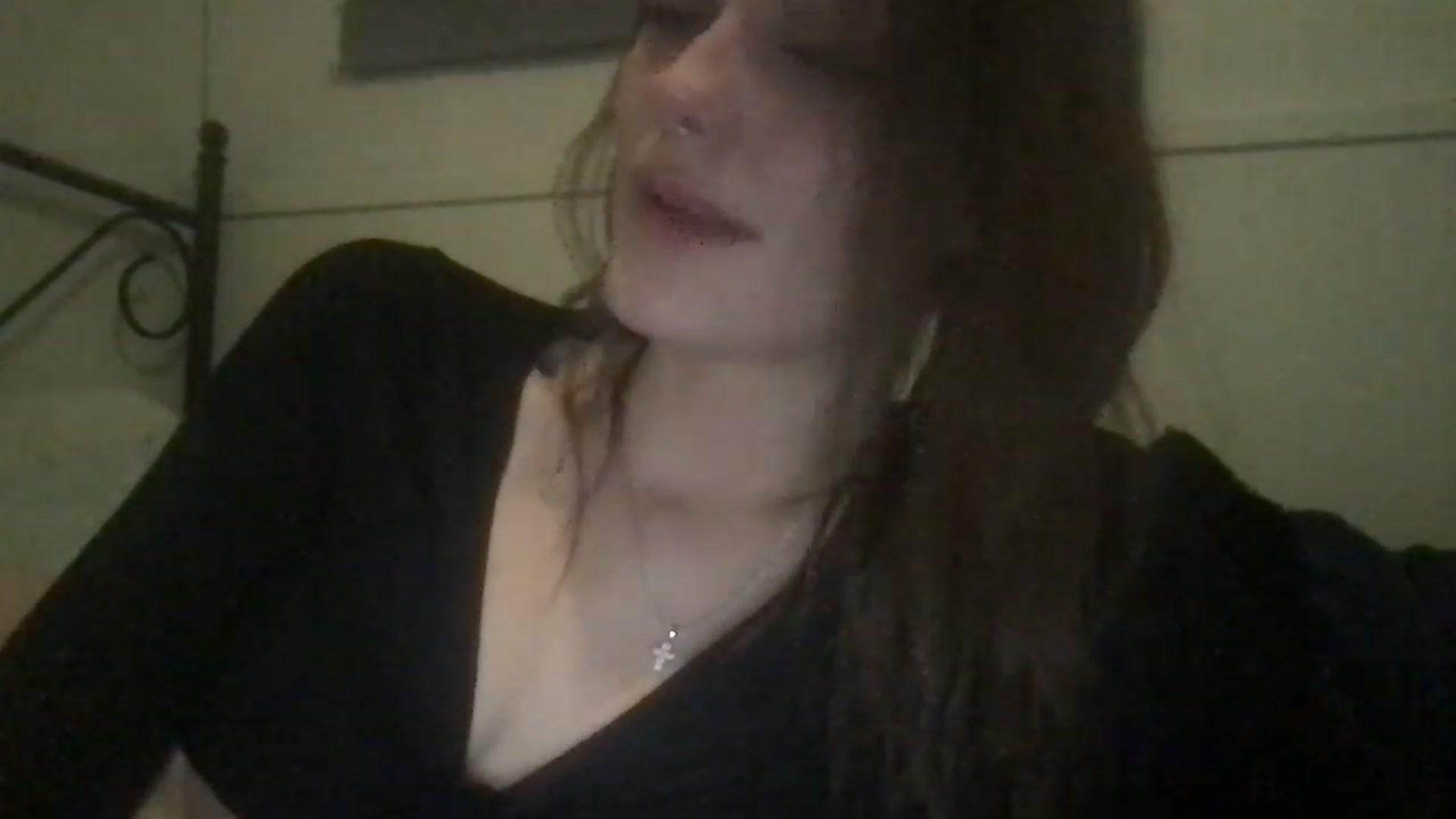 Gallery image thumbnail from angelpuppygrl's myfreecams stream on, 02/05/2023, 13:11 image 18 of 20