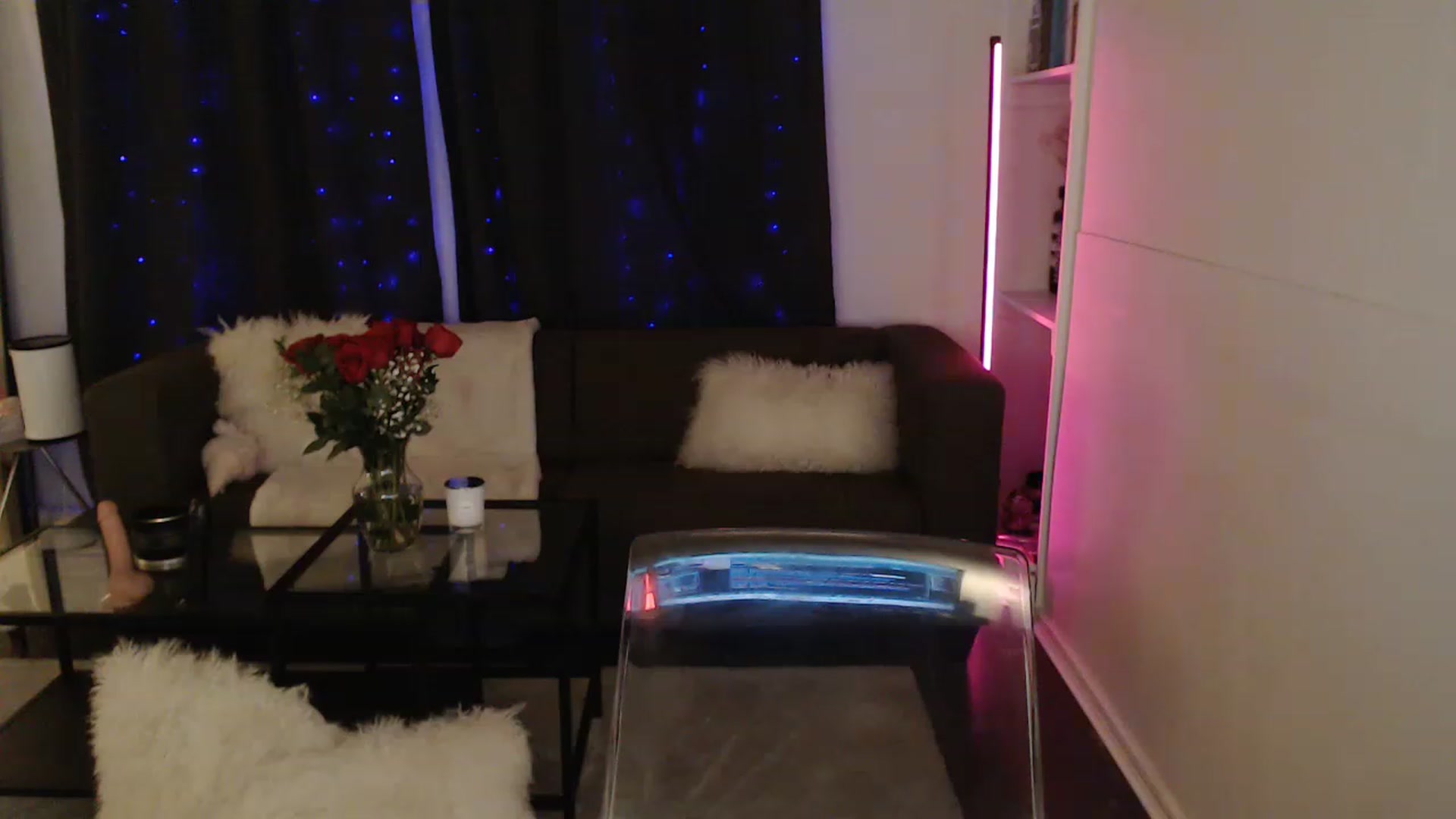 Gallery image thumbnail from angelpuppygrl's myfreecams stream on, 02/14/2023, 04:10 image 20 of 20