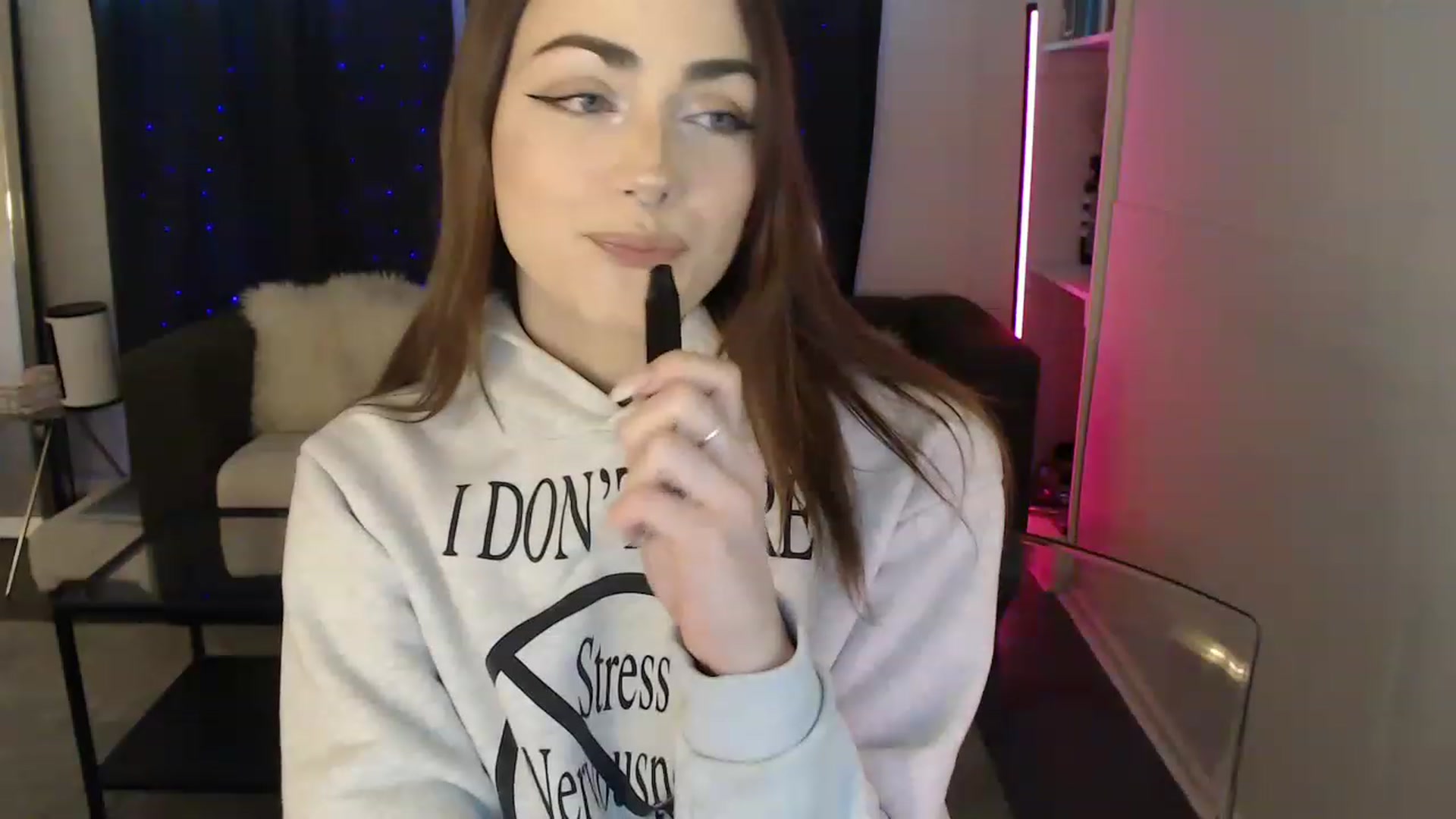 Gallery image thumbnail from angelpuppygrl's myfreecams stream on, 03/02/2023, 18:33 image 6 of 20