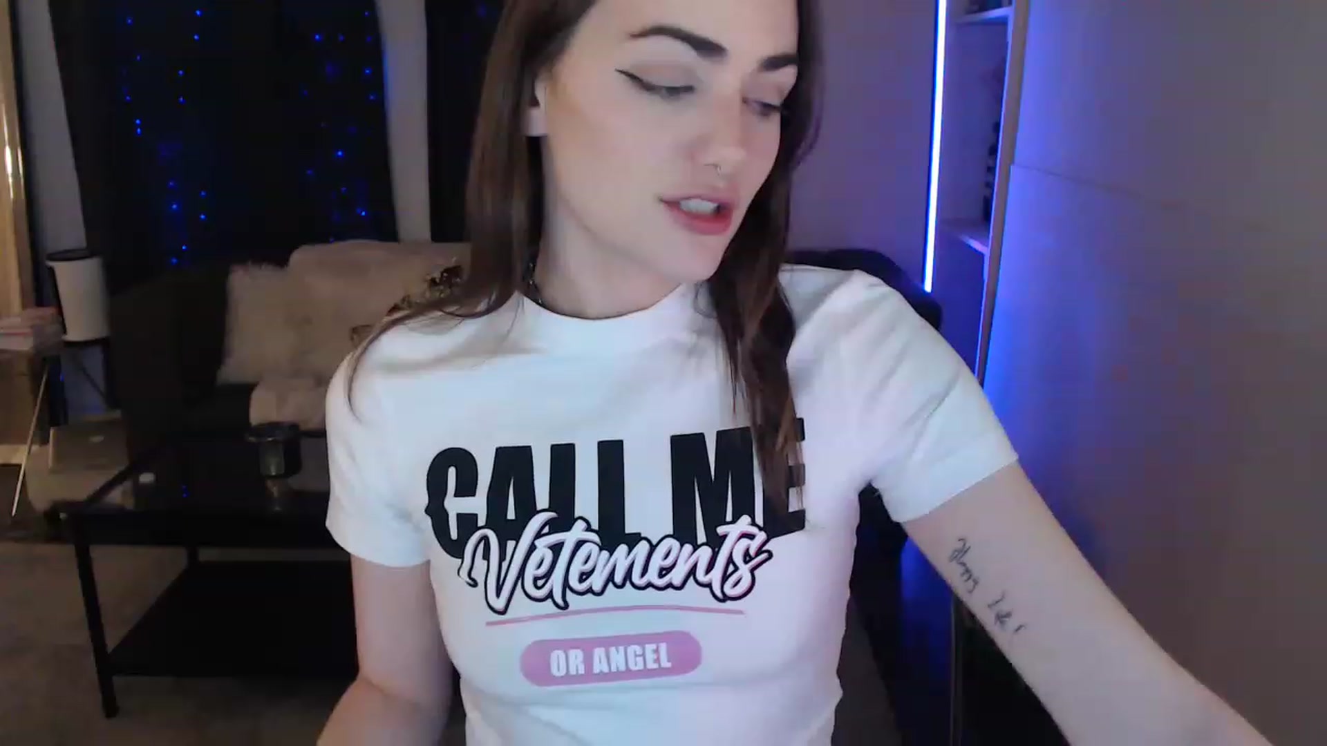 Gallery image thumbnail from angelpuppygrl's myfreecams stream on, 04/14/2023, 14:58 image 18 of 20