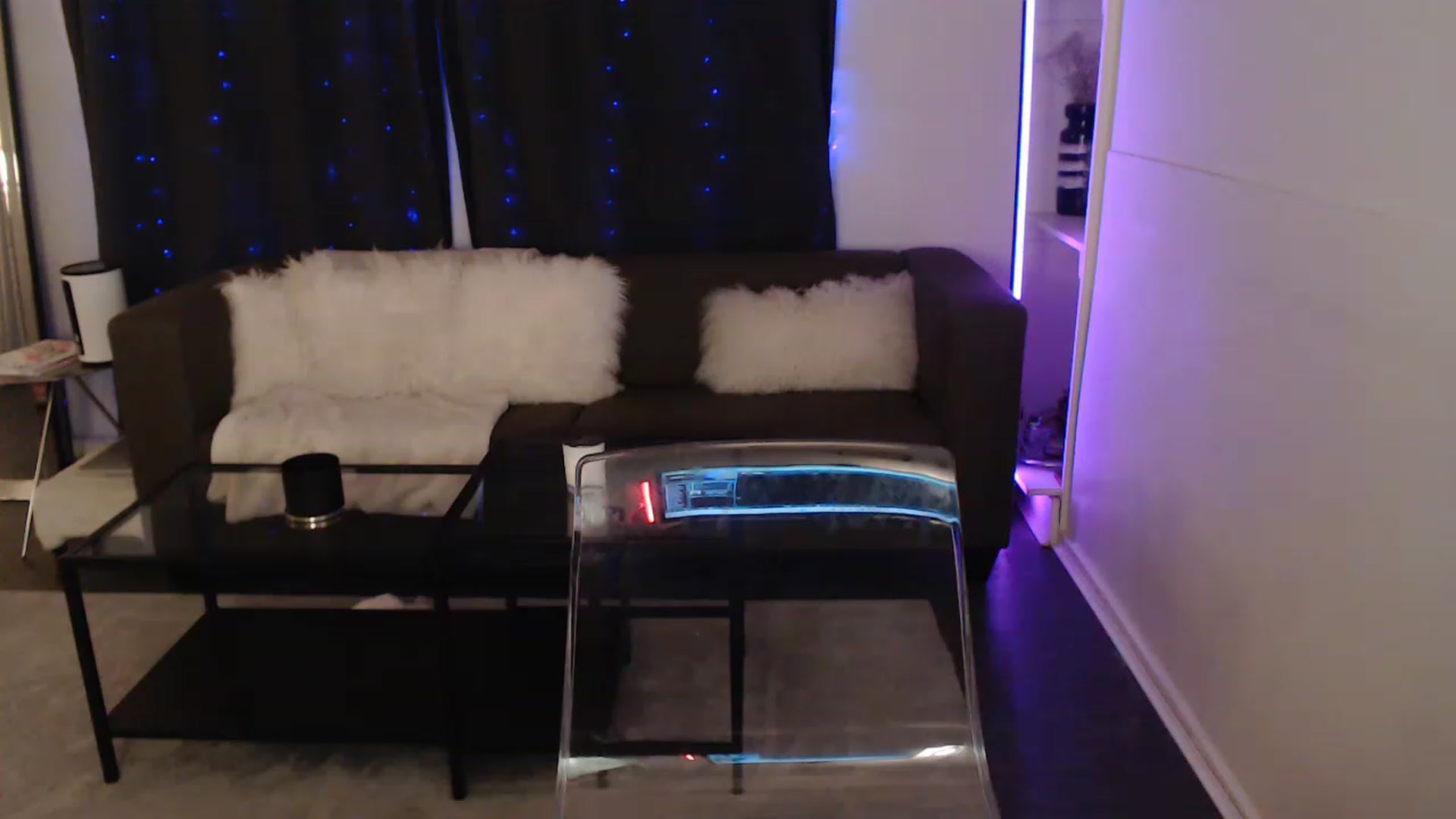 Gallery image thumbnail from angelpuppygrl's myfreecams stream on, 04/25/2023, 06:19 image 6 of 20