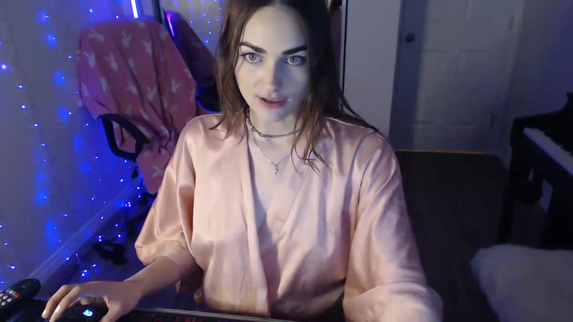Gallery image thumbnail from angelpuppygrl's myfreecams stream on, 06/01/2023, 08:59 image 19 of 20