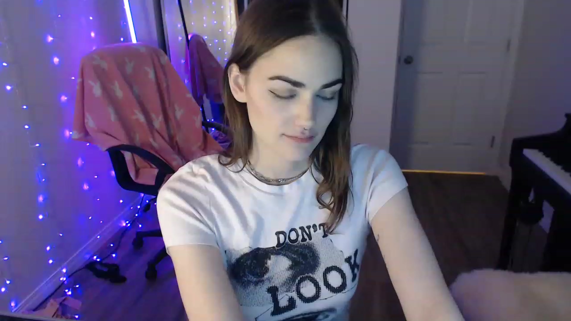 Gallery image thumbnail from angelpuppygrl's myfreecams stream on, 06/01/2023, 08:59 image 8 of 20