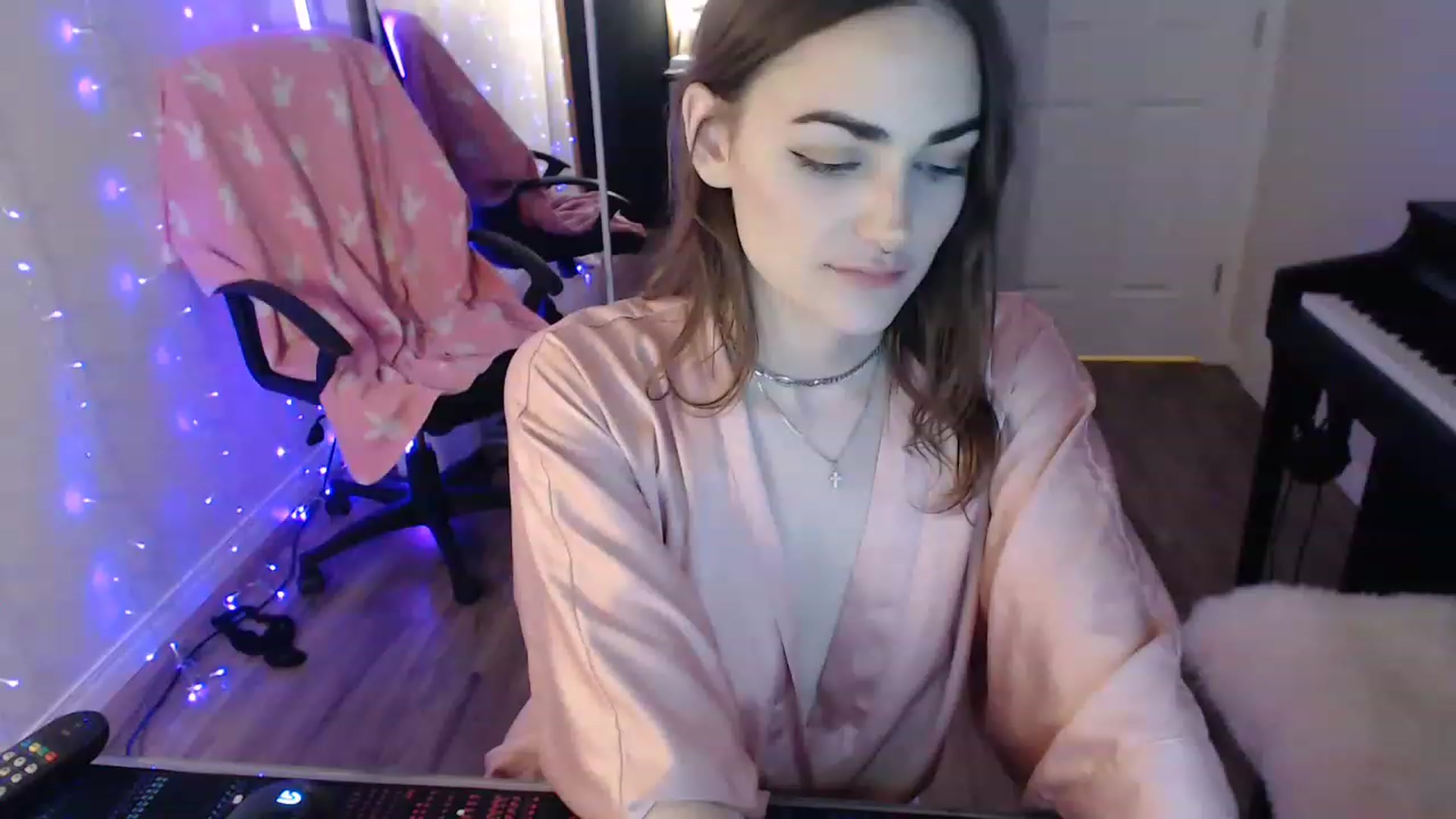 Gallery image thumbnail from angelpuppygrl's myfreecams stream on, 06/01/2023, 08:59 image 20 of 20
