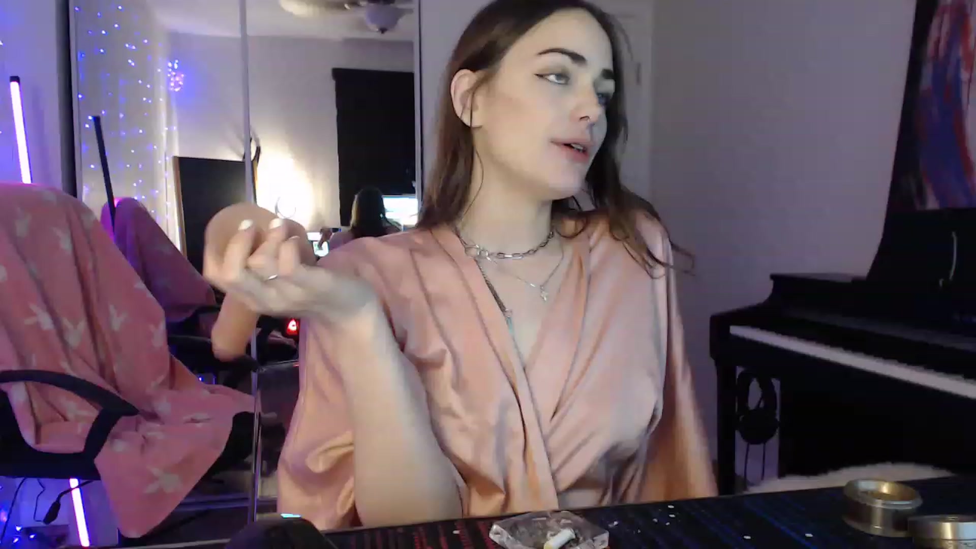 Gallery image thumbnail from angelpuppygrl's myfreecams stream on, 06/01/2023, 08:59 image 1 of 20