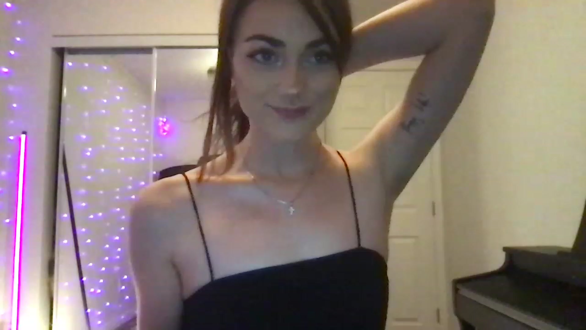 Gallery image thumbnail from angelpuppygrl's myfreecams stream on, 06/13/2023, 04:51 image 16 of 20