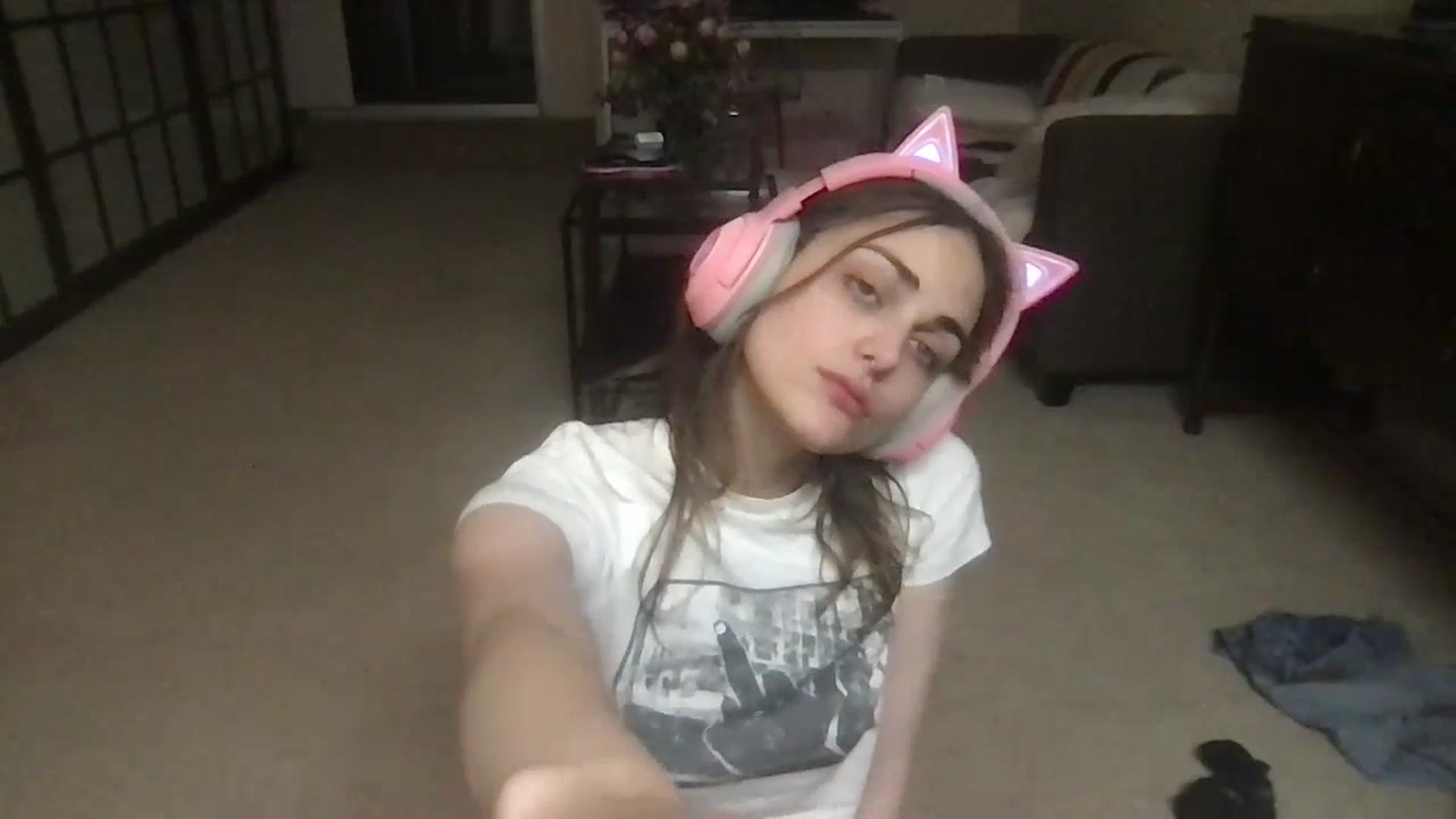 Gallery image thumbnail from angelpuppygrl's myfreecams stream on, 07/15/2023, 09:35 image 13 of 20