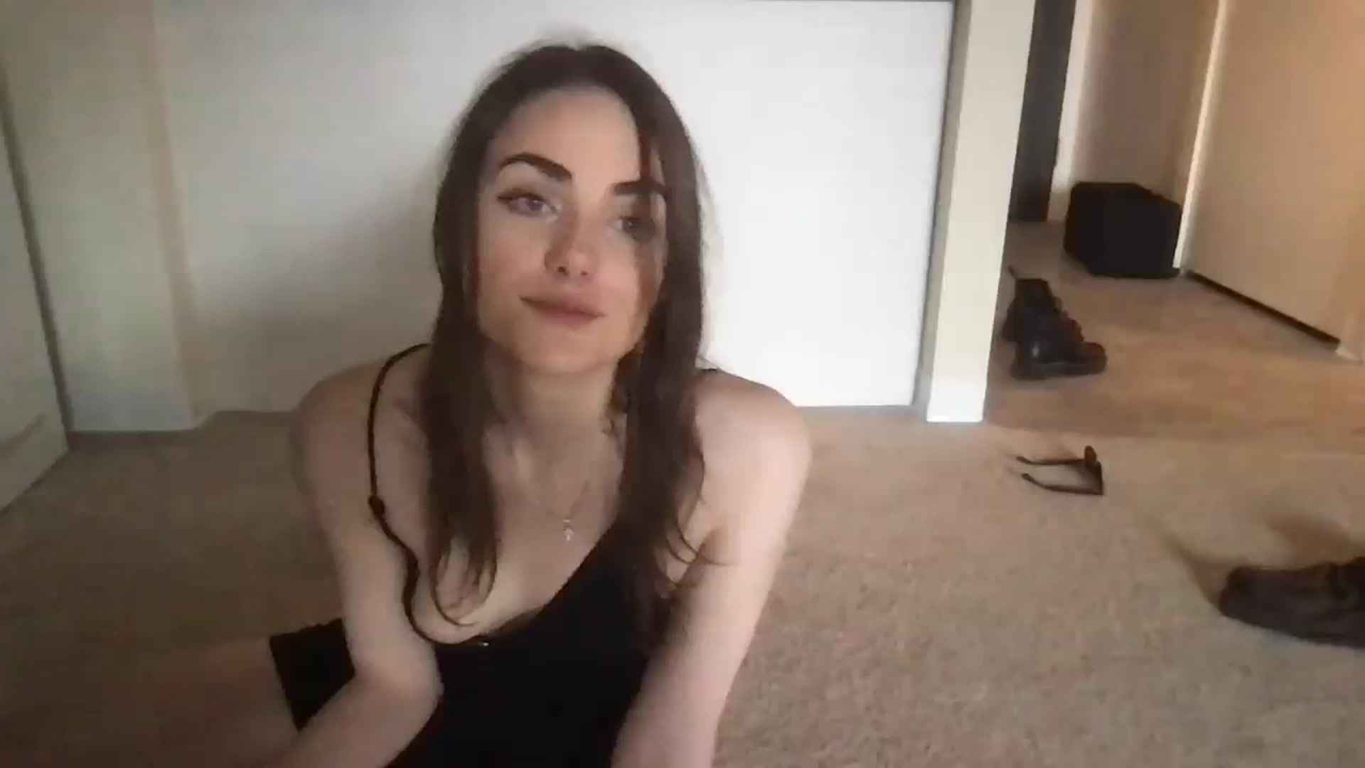 Gallery image thumbnail from angelpuppygrl's myfreecams stream on, 07/21/2023, 22:45 image 17 of 20