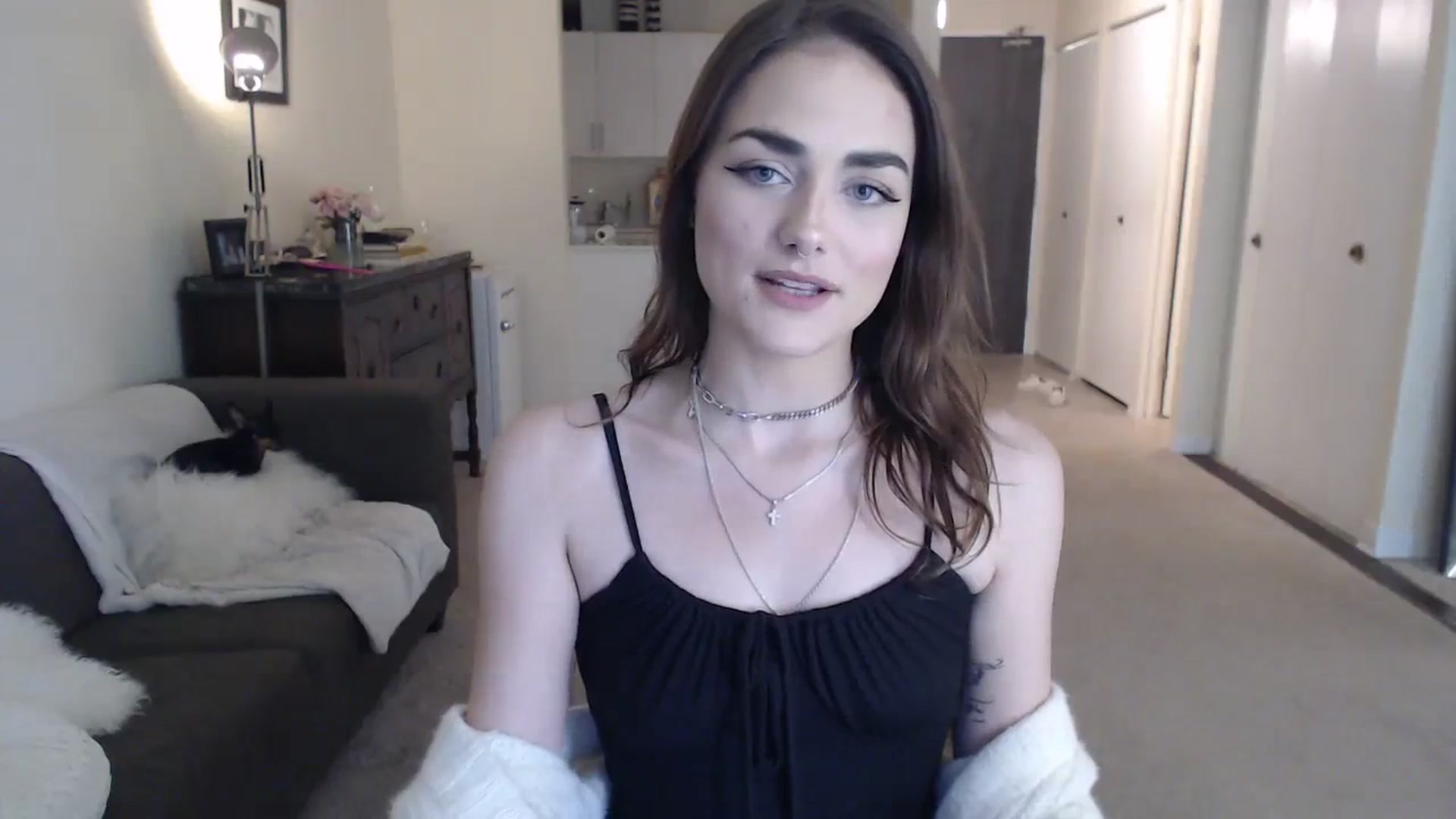 Gallery image thumbnail from angelpuppygrl's myfreecams stream on, 08/30/2023, 14:03 image 3 of 20