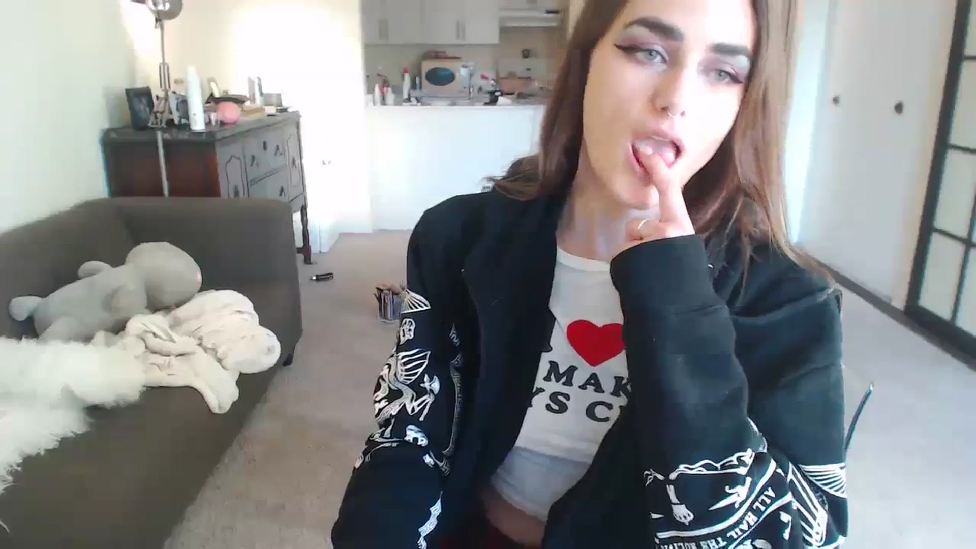 Gallery image thumbnail from angelpuppygrl's myfreecams stream on, 10/10/2023, 14:06 image 11 of 20