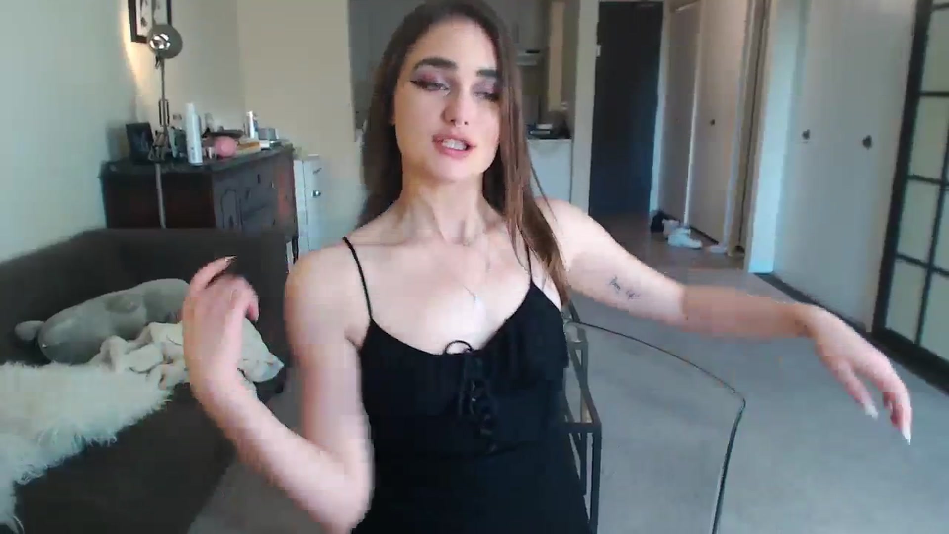Gallery image thumbnail from angelpuppygrl's myfreecams stream on, 10/10/2023, 14:06 image 17 of 20