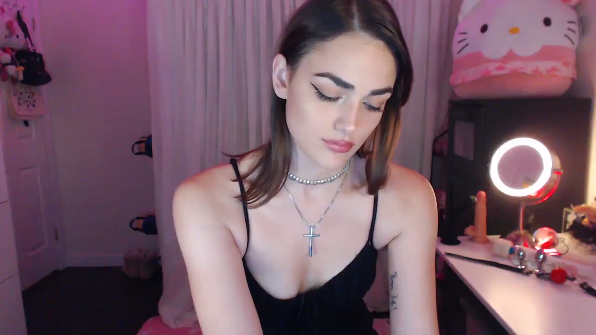 Gallery image thumbnail from angelpuppygrl's myfreecams stream on, 08/27/2024, 07:38 image 2 of 20