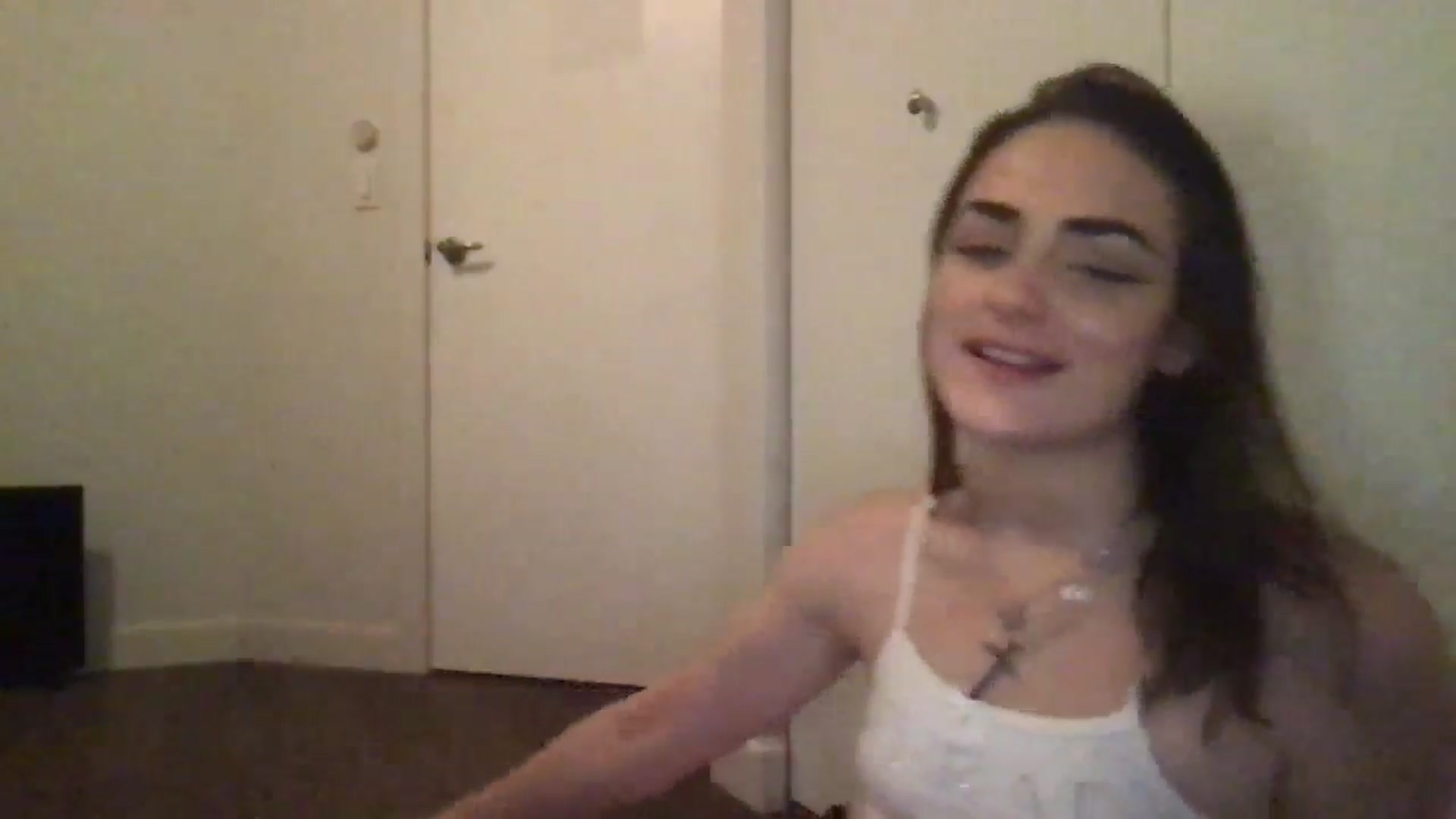 Gallery image thumbnail from angelpuppygrl's myfreecams stream on, 10/09/2024, 12:39 image 17 of 20