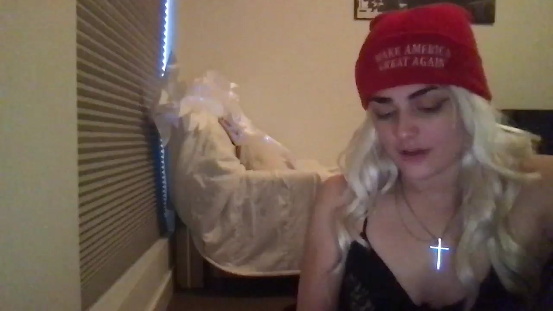 Gallery image thumbnail from angelpuppygrl's myfreecams stream on, 10/30/2024, 14:25 image 10 of 20