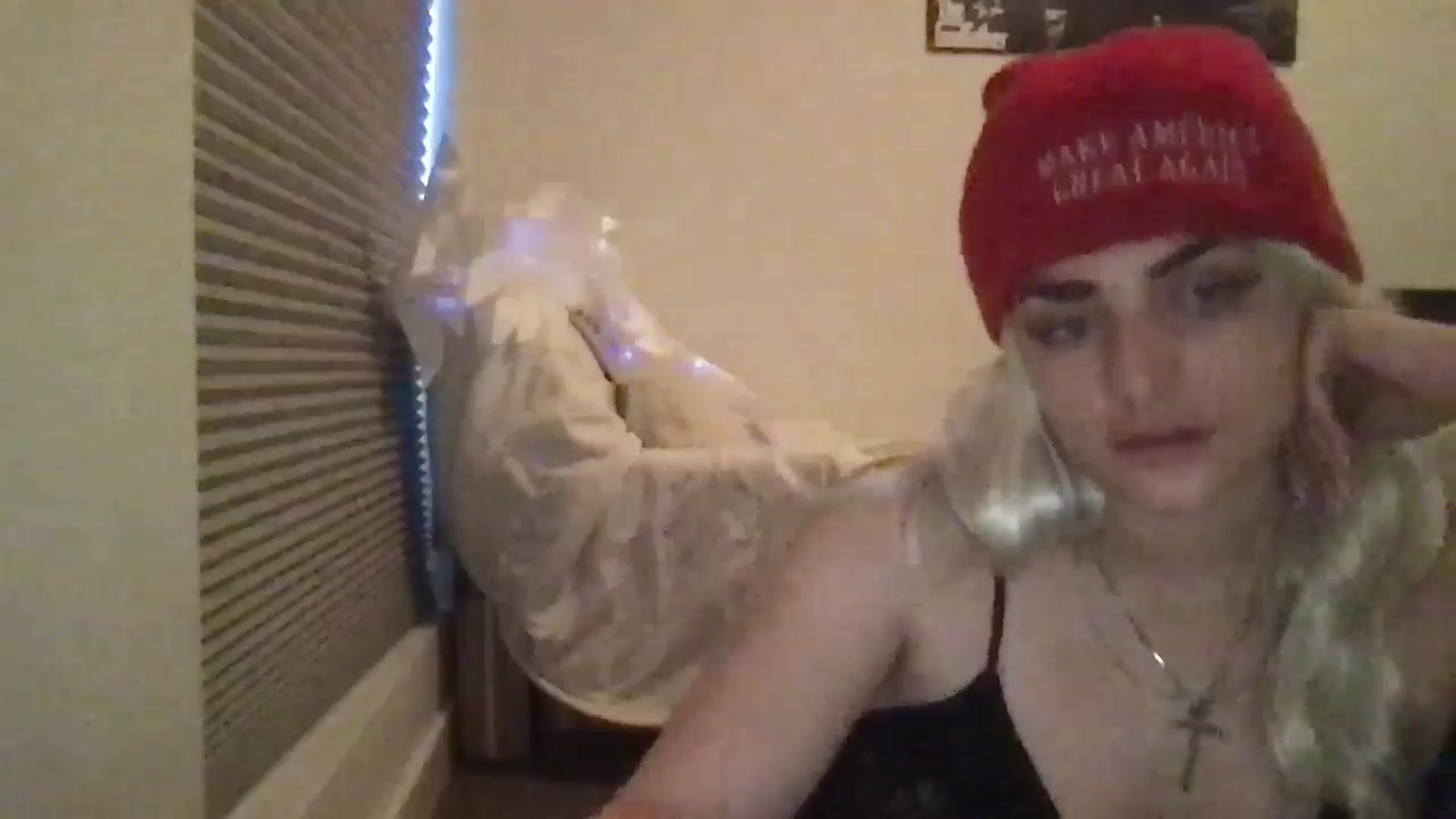 Gallery image thumbnail from angelpuppygrl's myfreecams stream on, 10/30/2024, 14:25 image 9 of 20