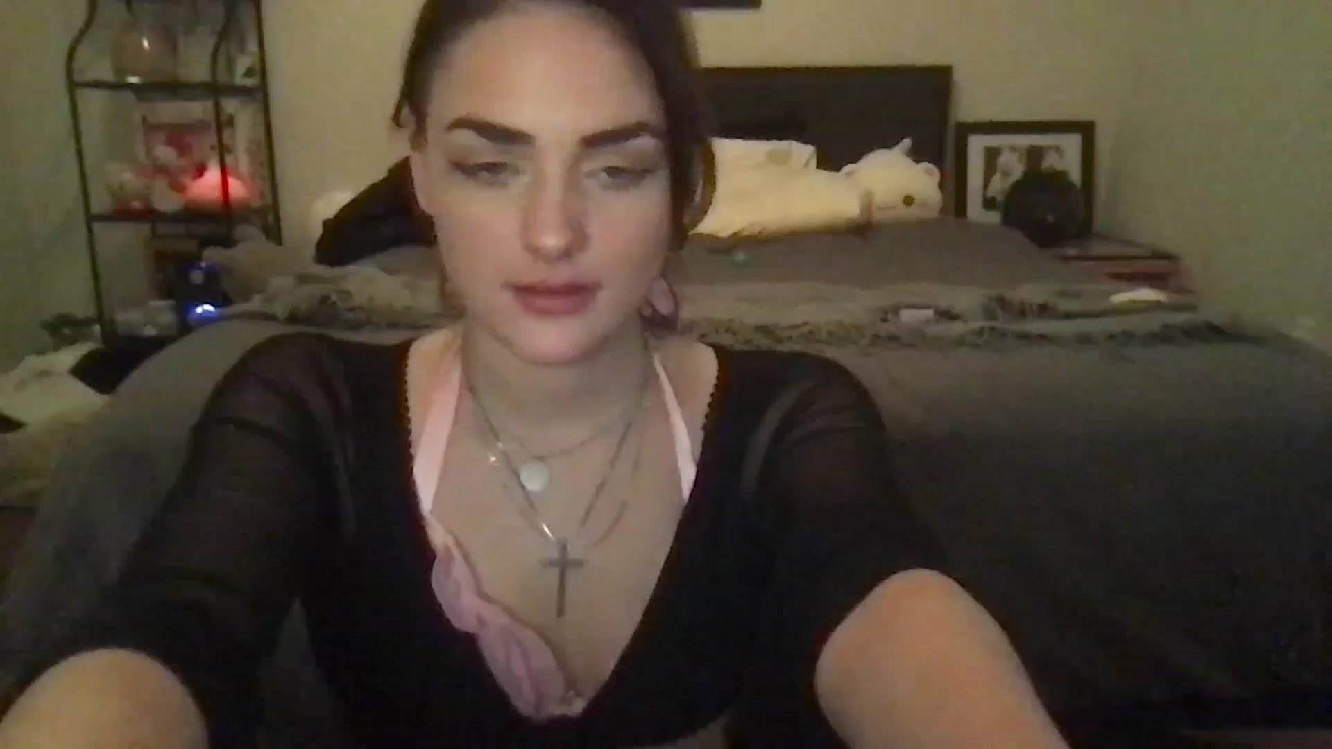 Gallery image thumbnail from angelpuppygrl's myfreecams stream on, 12/04/2024, 16:35 image 4 of 20