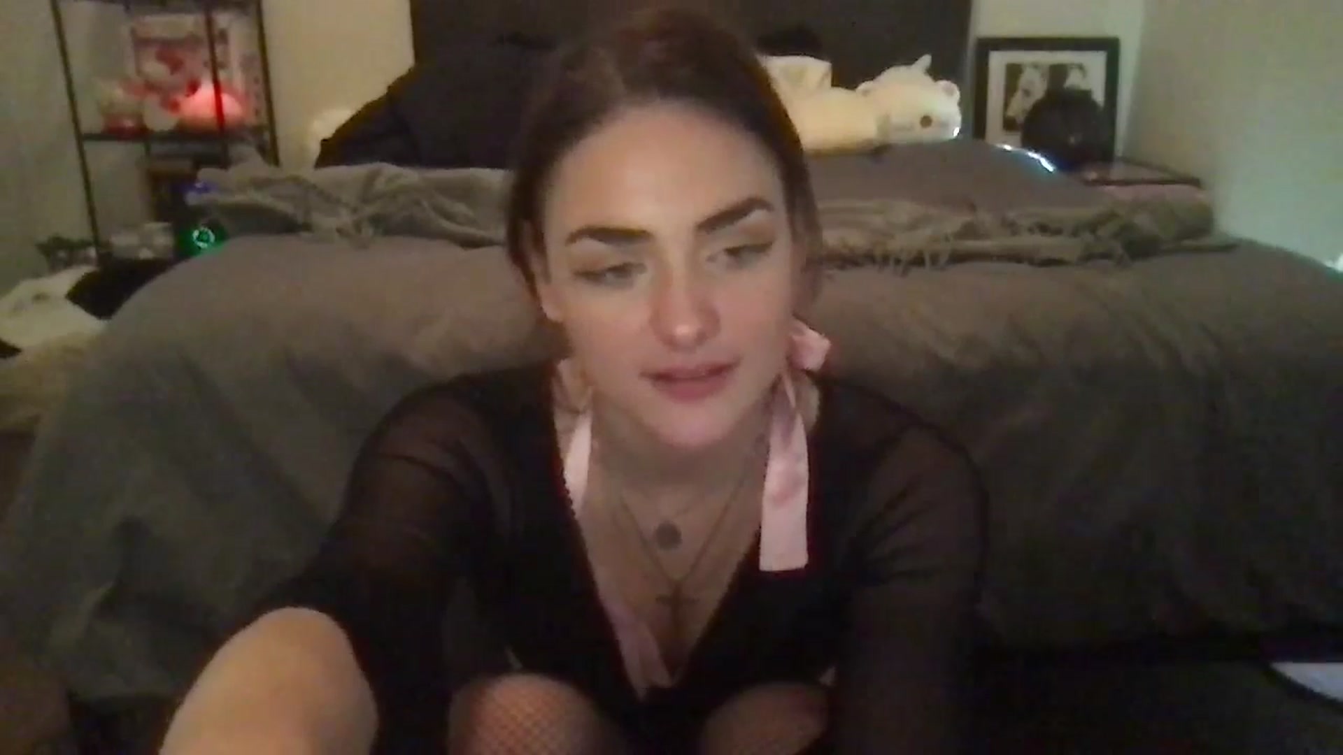 Gallery image thumbnail from angelpuppygrl's myfreecams stream on, 12/04/2024, 16:35 image 18 of 20