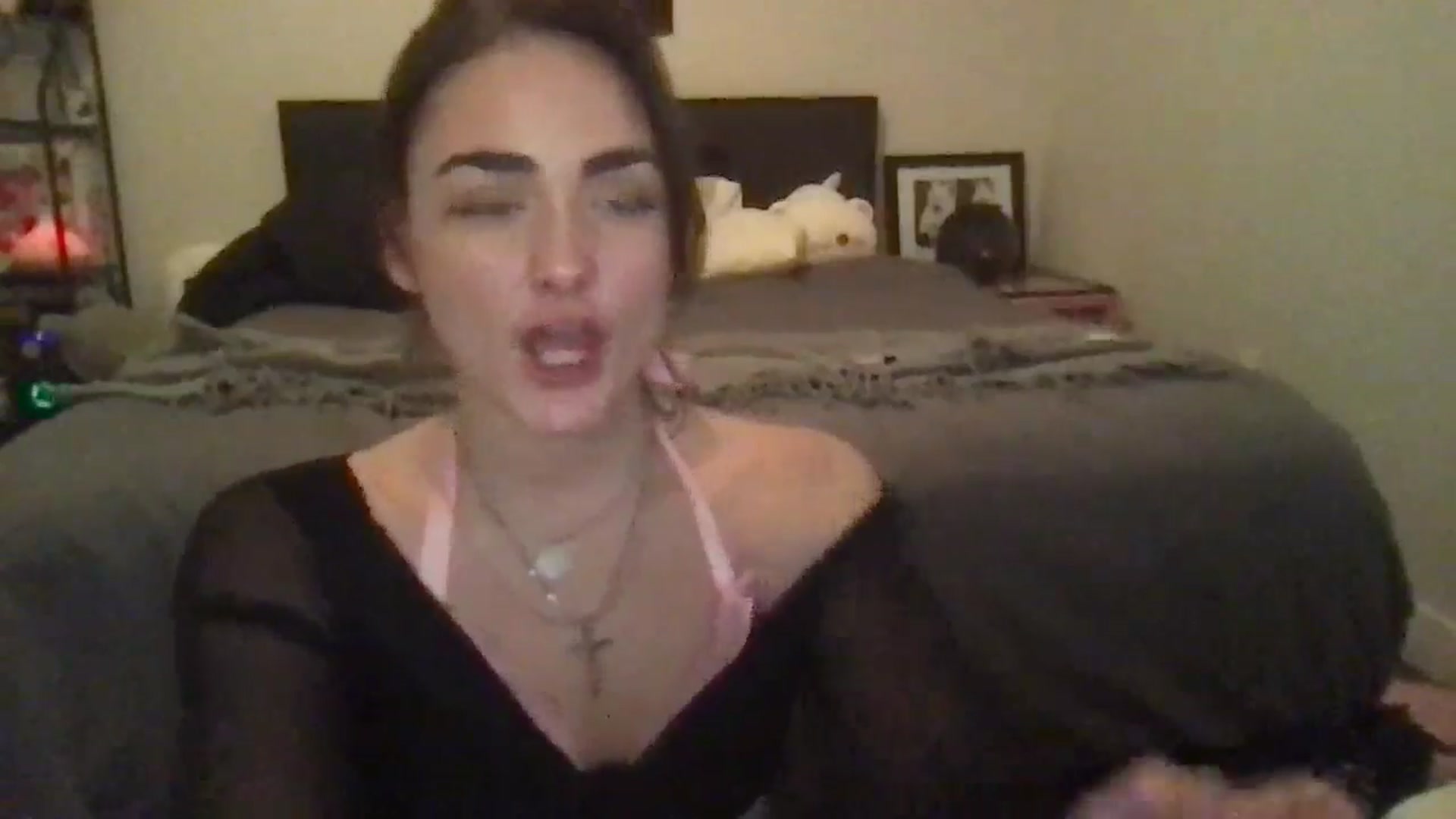 Gallery image thumbnail from angelpuppygrl's myfreecams stream on, 12/04/2024, 16:35 image 8 of 20