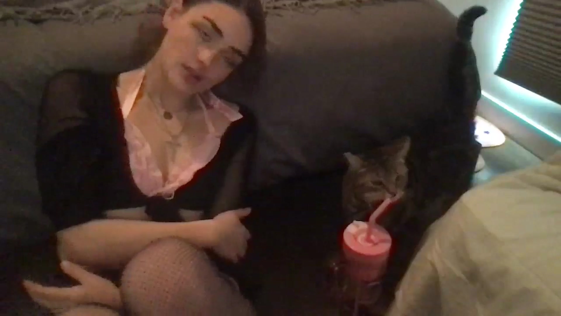 Gallery image thumbnail from angelpuppygrl's myfreecams stream on, 12/04/2024, 16:35 image 14 of 20