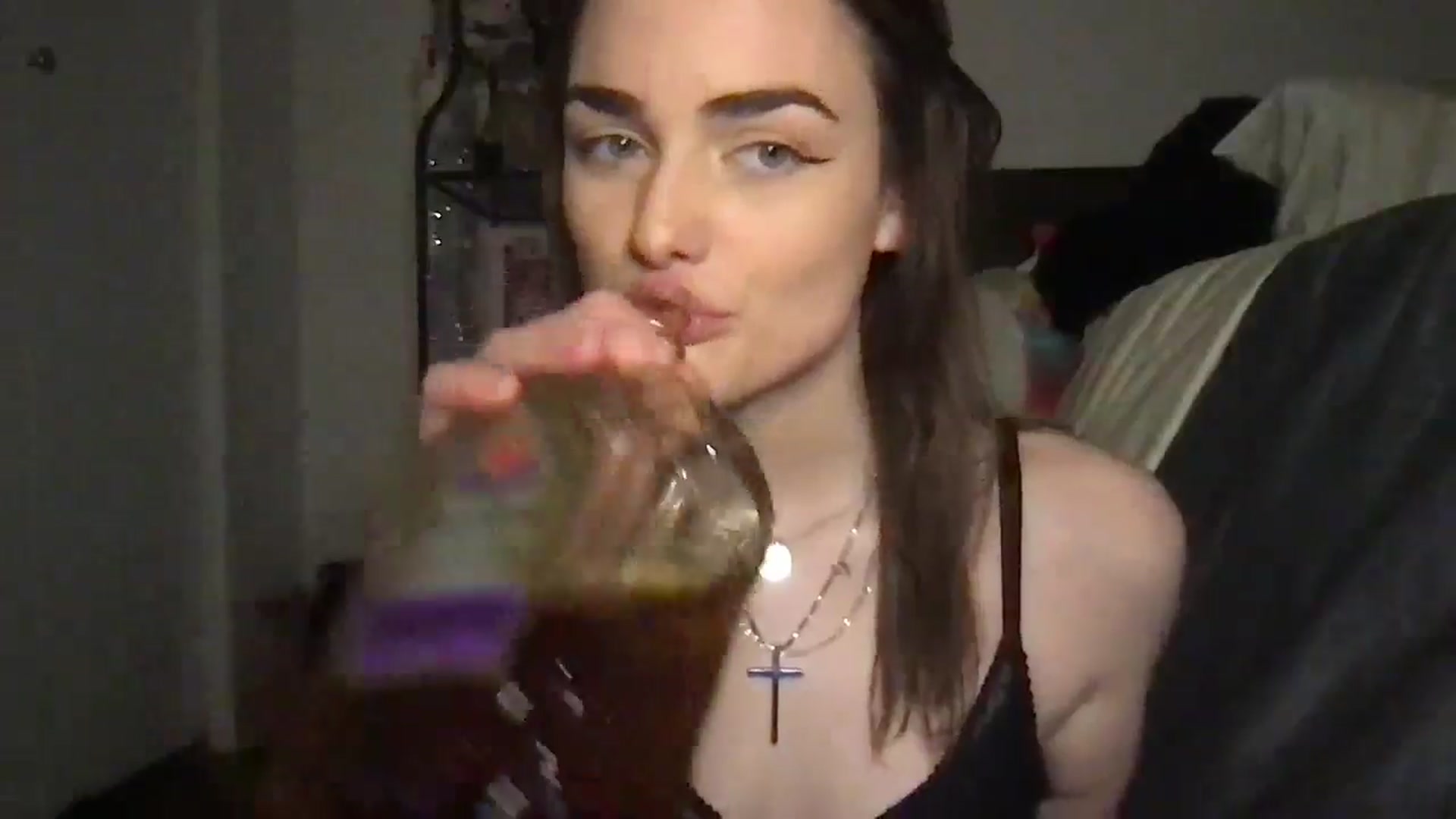 Gallery image thumbnail from angelpuppygrl's myfreecams stream on, 12/22/2024, 14:24 image 16 of 20