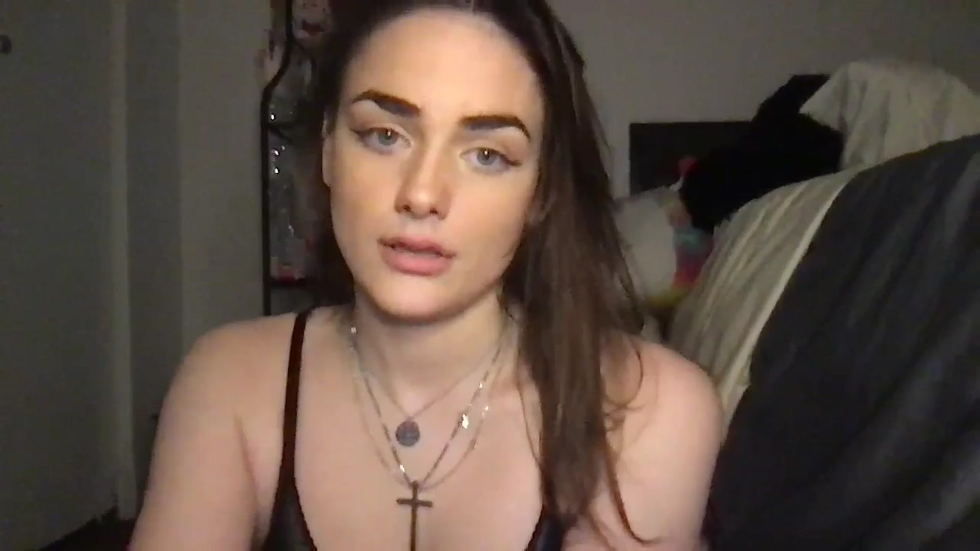 Gallery image thumbnail from angelpuppygrl's myfreecams stream on, 12/22/2024, 14:24 image 14 of 20