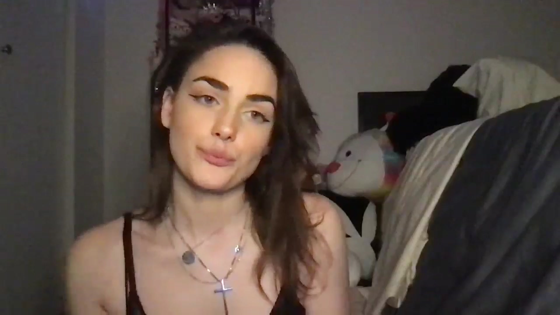 Gallery image thumbnail from angelpuppygrl's myfreecams stream on, 12/22/2024, 14:24 image 13 of 20