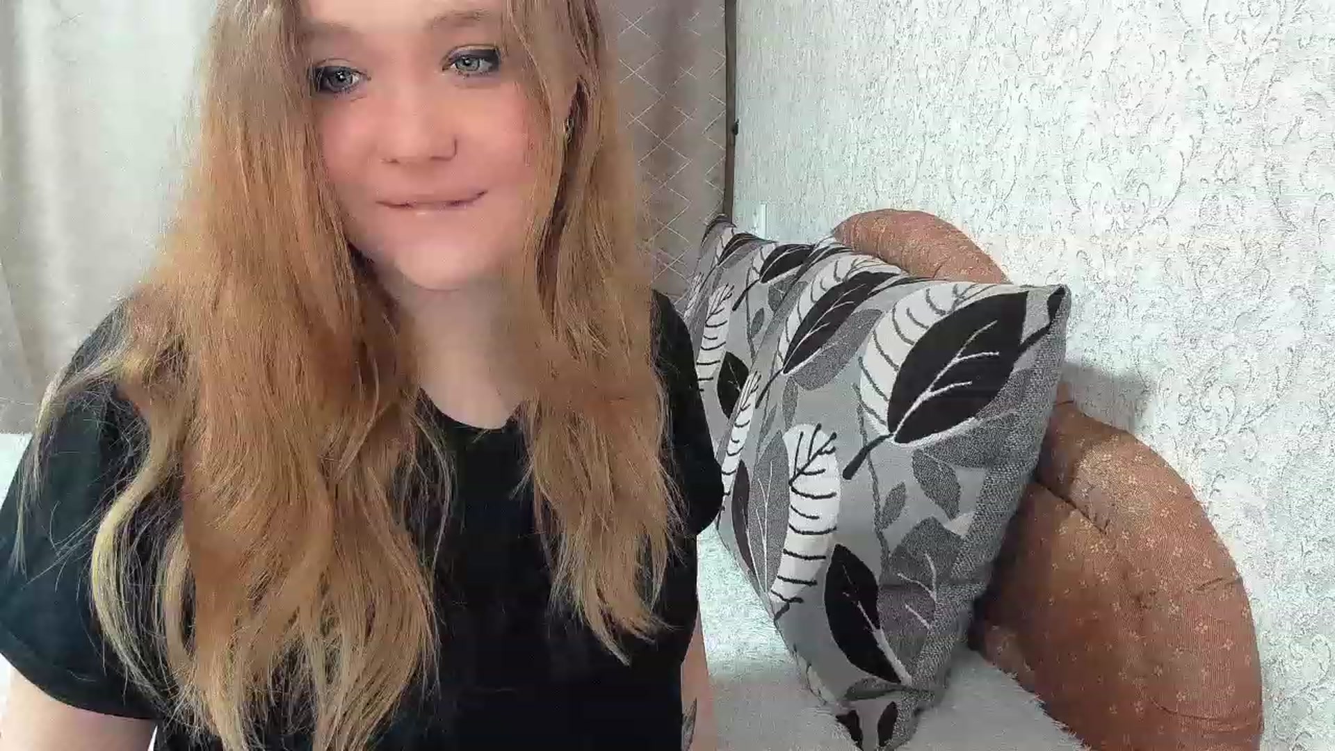 Gallery image thumbnail from angelskiss_'s myfreecams stream on, 12/20/2022, 20:56 image 11 of 20