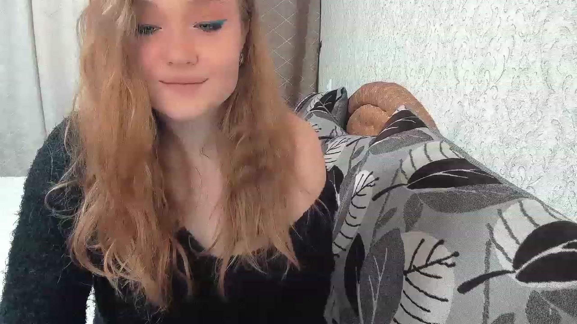 Gallery image thumbnail from angelskiss_'s myfreecams stream on, 01/17/2023, 01:41 image 6 of 20