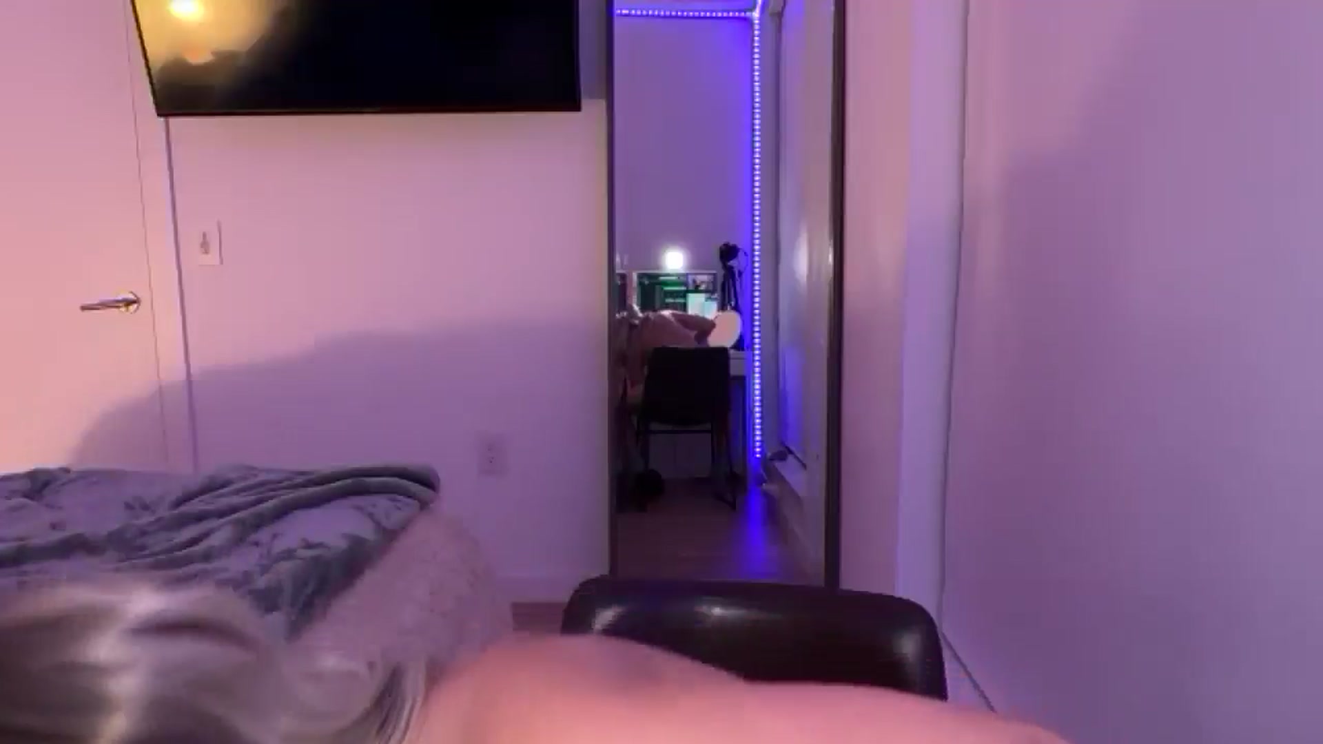 Gallery image thumbnail from angelxcookie's myfreecams stream on, 01/12/2026, 08:44 image 5 of 20