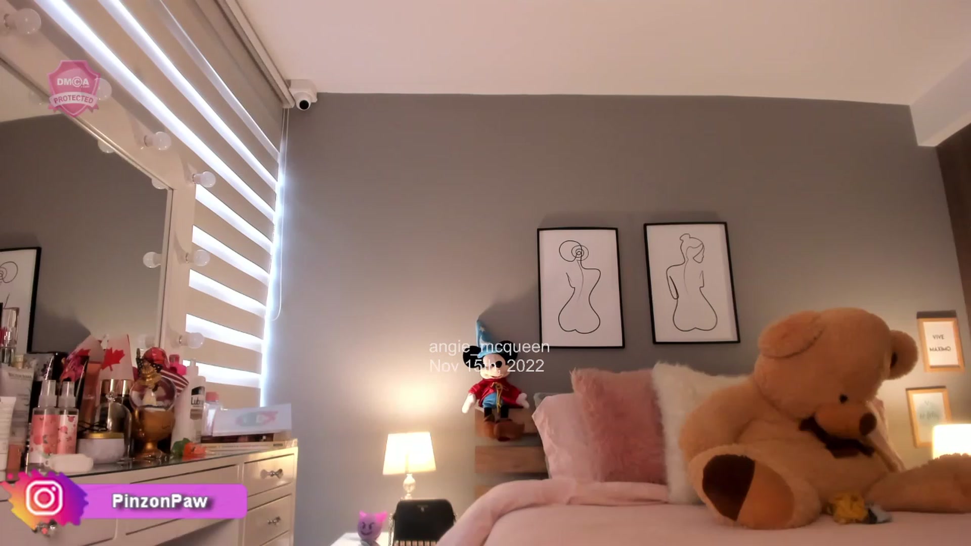 Gallery image thumbnail from angie_mcqueen's myfreecams stream on, 11/15/2022, 20:17 image 20 of 20