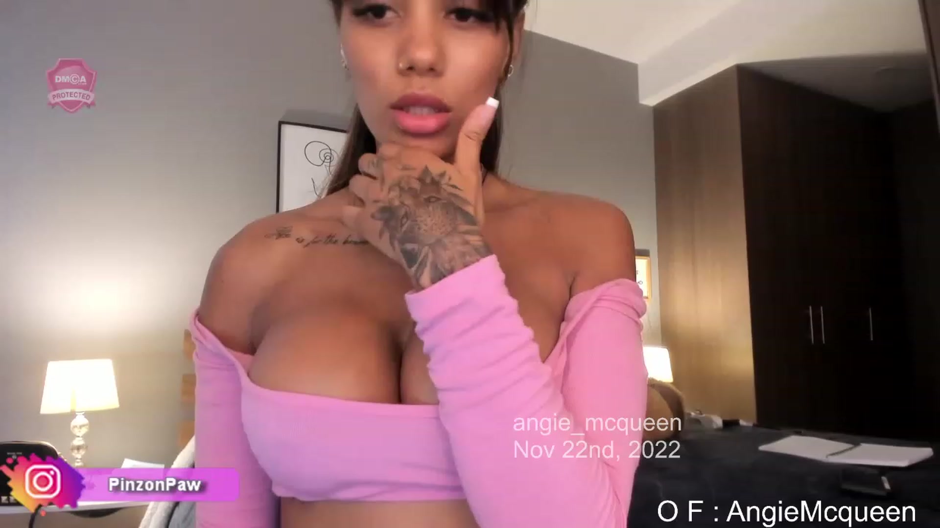 Gallery image thumbnail from angie_mcqueen's myfreecams stream on, 11/22/2022, 18:54 image 19 of 20