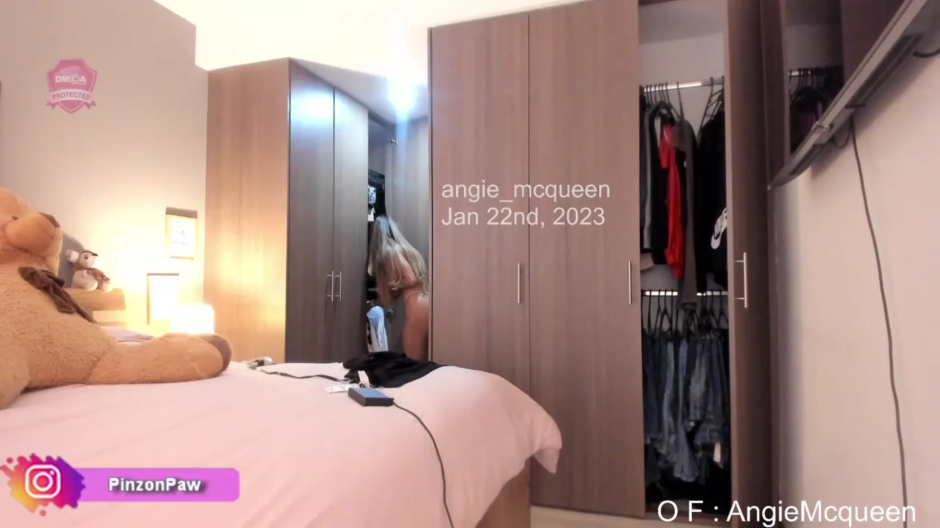 Gallery image thumbnail from angie_mcqueen's myfreecams stream on, 01/22/2023, 19:17 image 19 of 20